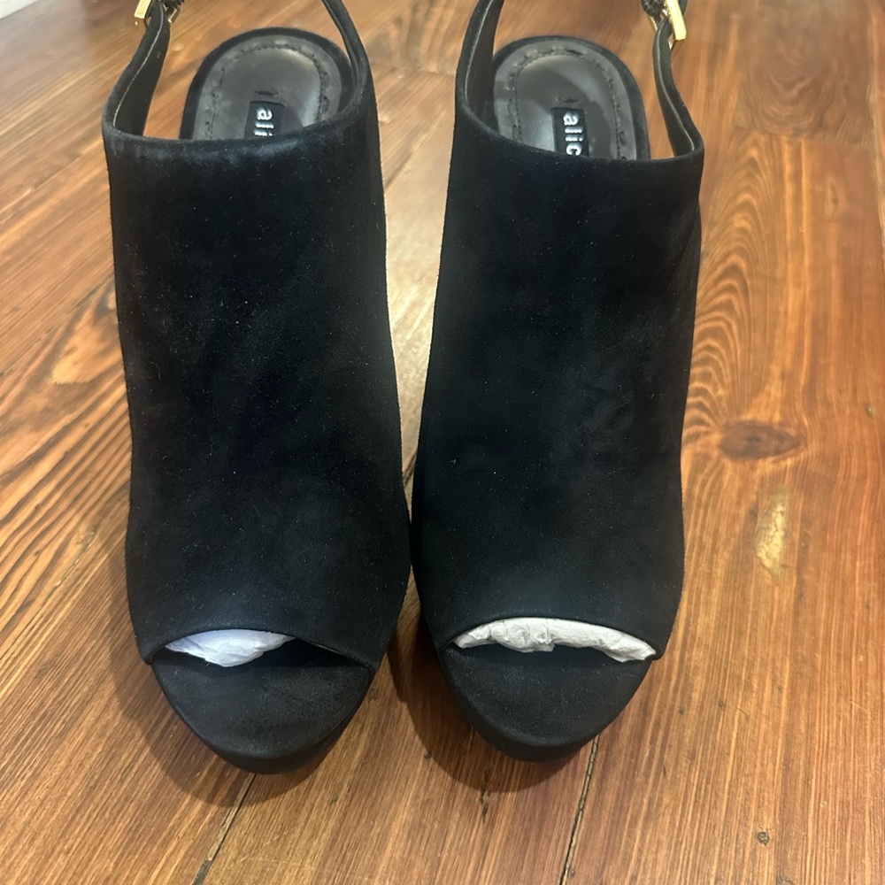 Elegant Black Peep-Toe Women's Shoes